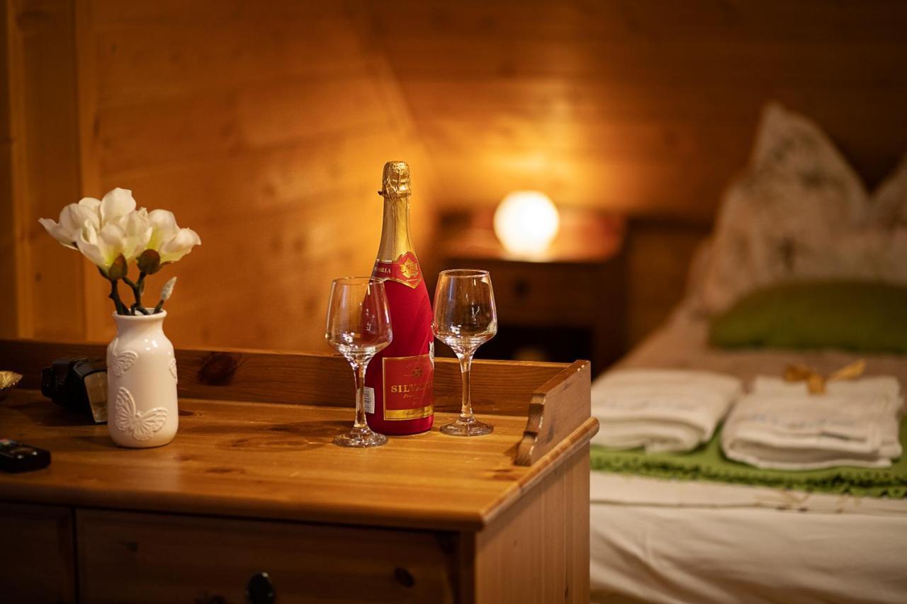Ohana Boutique Hotel Vistea de Sus Ngoại thất bức ảnh